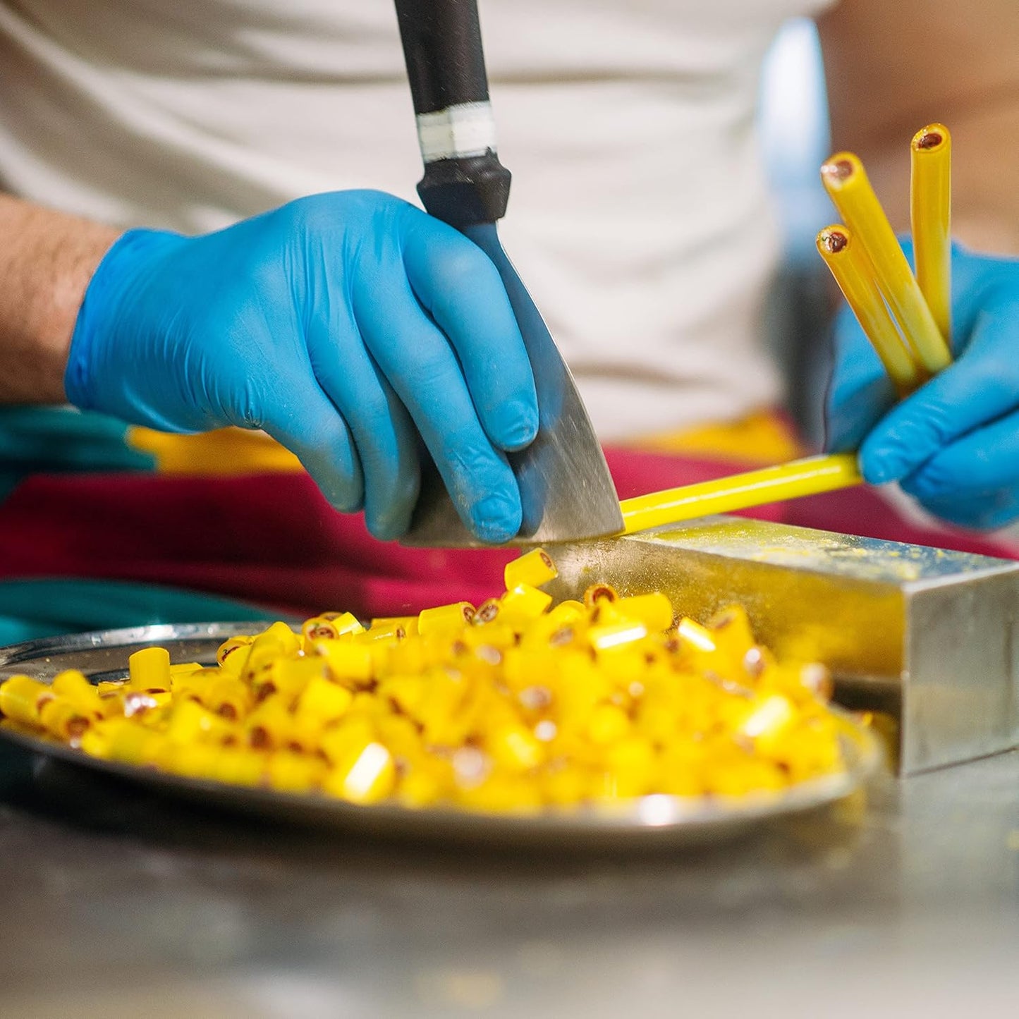 SAFE HEALTH NITRILE DISPOSABLE GLOVES (MEDIUM)