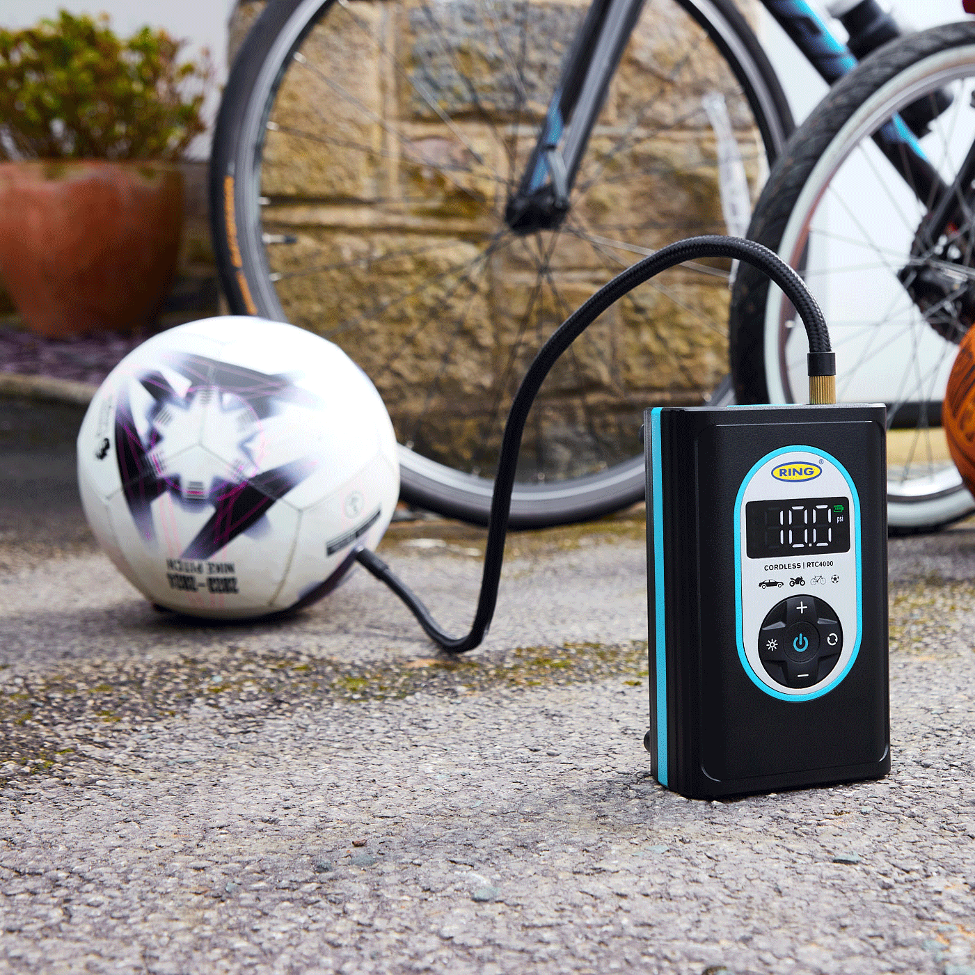 RING CORDLESS DIGITAL TYRE INFLATOR RECHARGEABLE AND POWERFUL