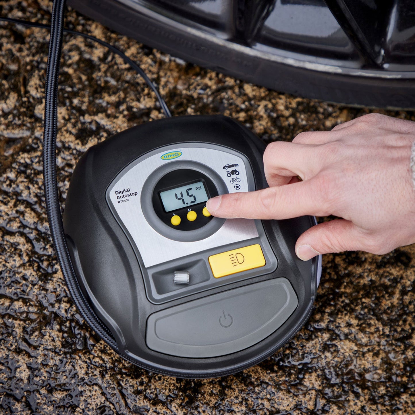 RING VALUE DIGITAL TYRE INFLATOR WITH AUTO-STOP FUNCTIONALITY