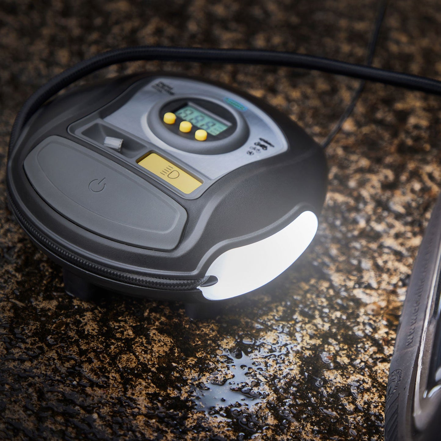 RING VALUE DIGITAL TYRE INFLATOR WITH AUTO-STOP FUNCTIONALITY