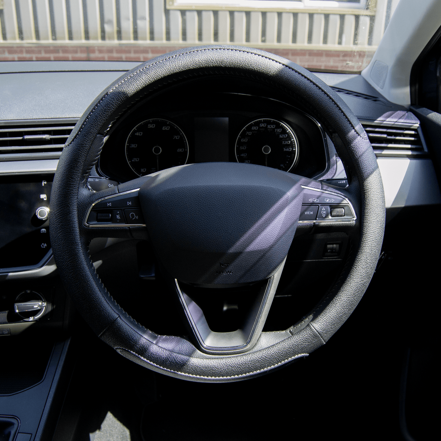 SAKURA CHISWICK STEERING WHEEL COVER