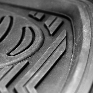 SAKURA ULTIMATE DEEP DISH UNIVERSAL CAR MATS